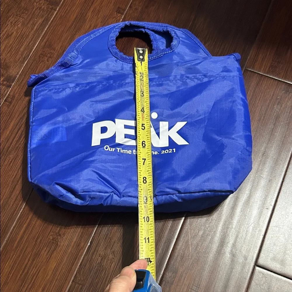 Insulation Blue lunch bag .